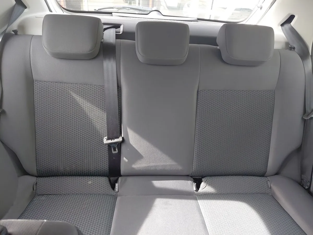Volkswagen Gol 1.6 Trendline Lite 4x2 Hb Mt 5p año 2022