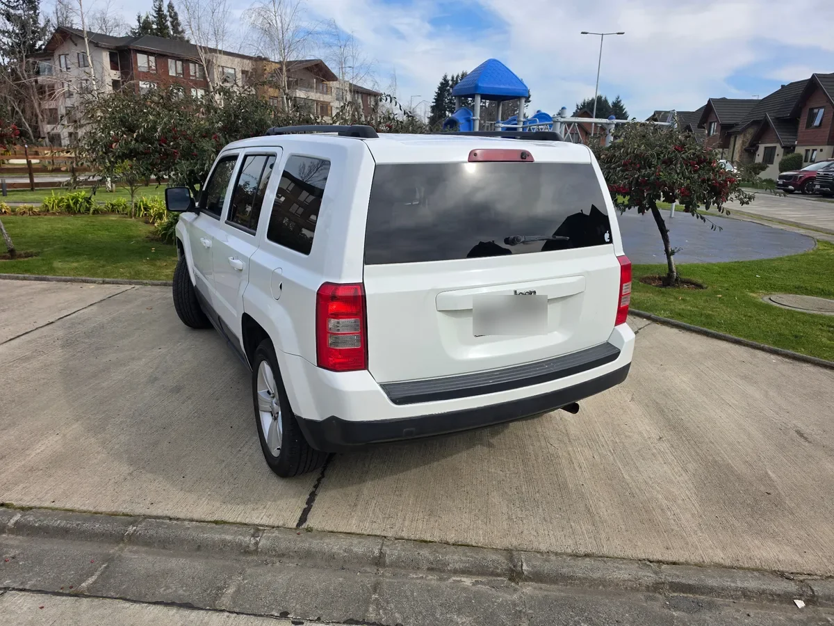 JEEP PATRIOT 2.4 At 4x2 año 2014