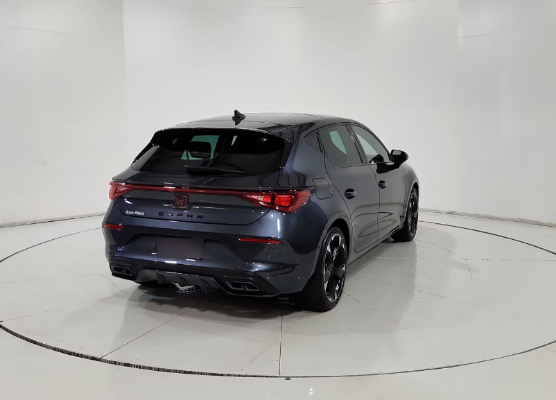 Seat LEON Otra año 2024