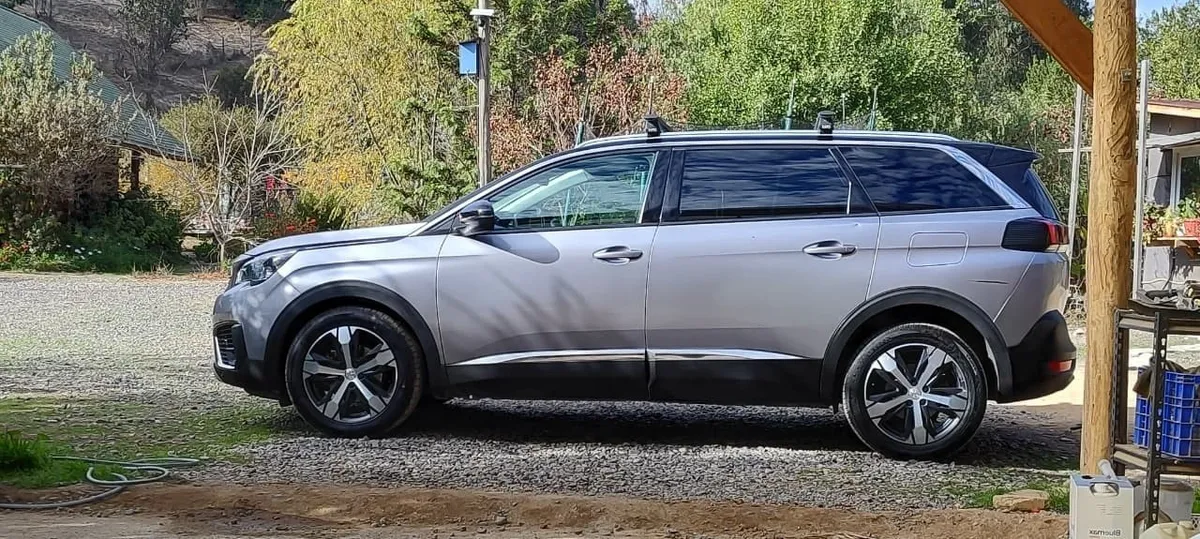 PEUGEOT 5008 2.0 Gt Bluehdi 180hp E6 At Diesel año 2018