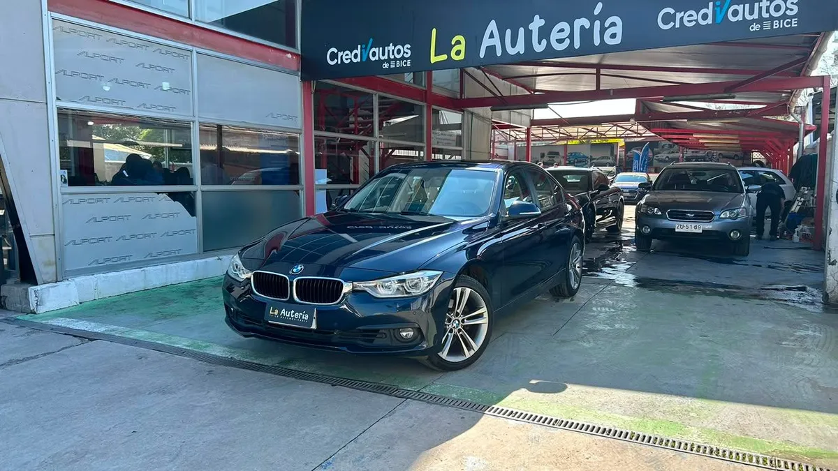 BMW 320i Lci 2.0 Automático año 2016