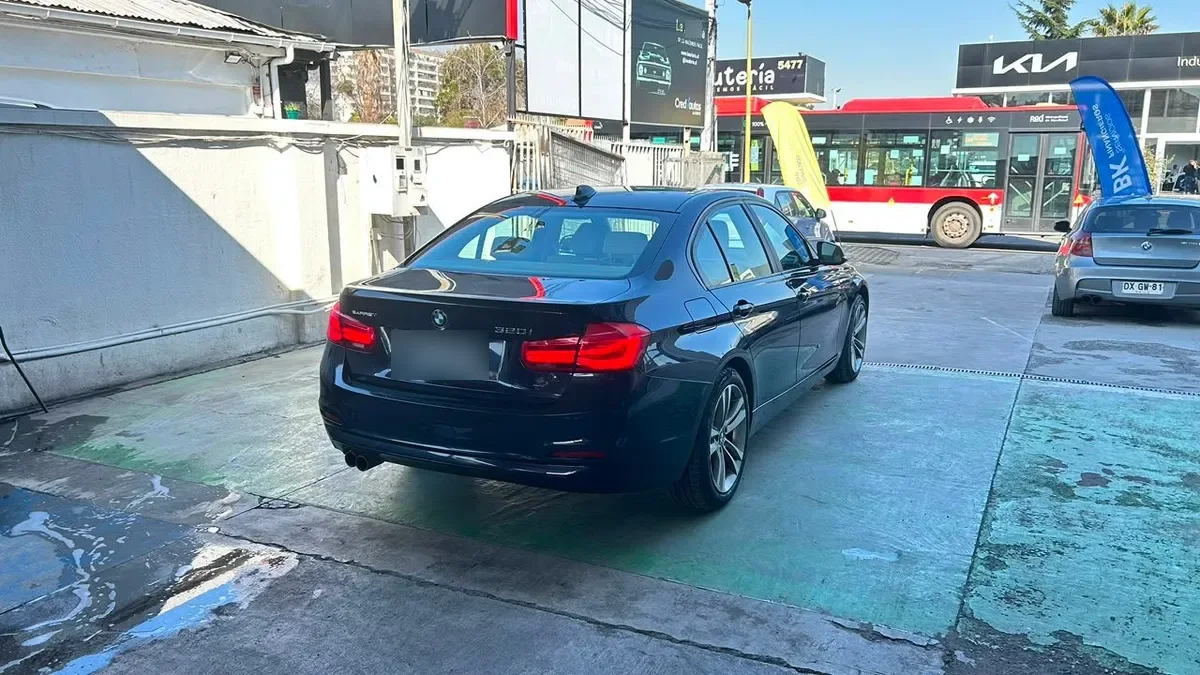 BMW 320i Lci 2.0 Automático año 2016