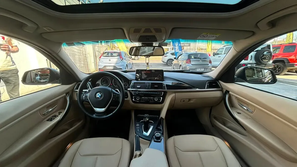 BMW 320i Lci 2.0 Automático año 2016