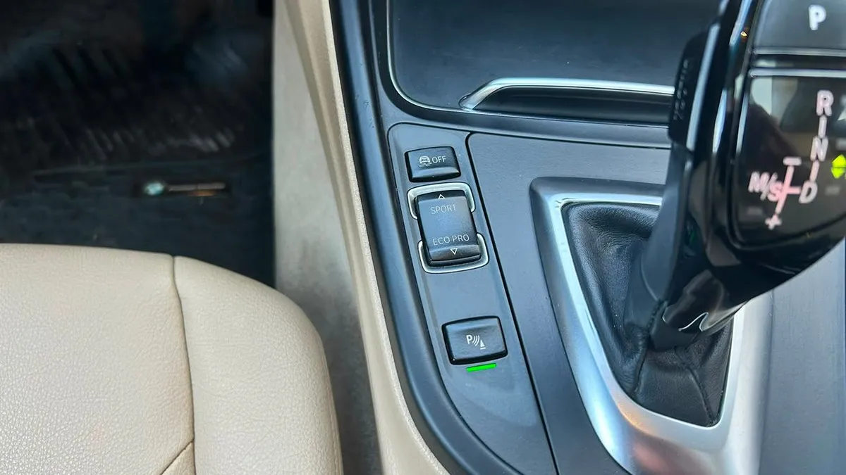 BMW 320i Lci 2.0 Automático año 2016