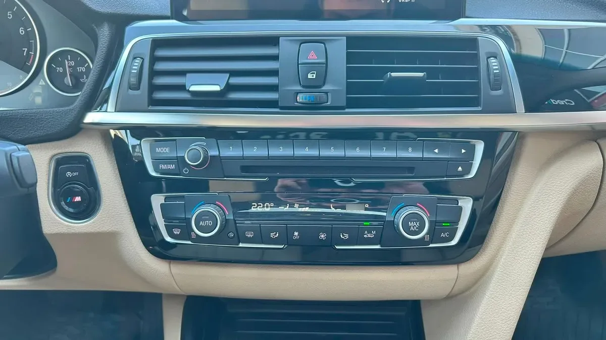 BMW 320i Lci 2.0 Automático año 2016