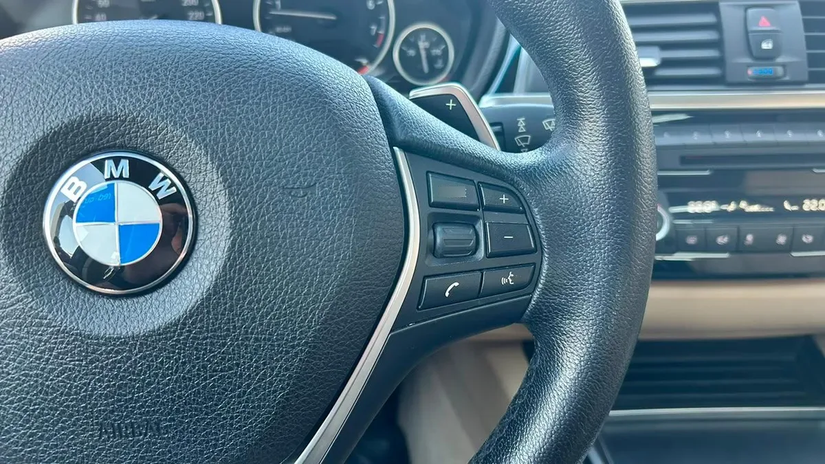 BMW 320i Lci 2.0 Automático año 2016