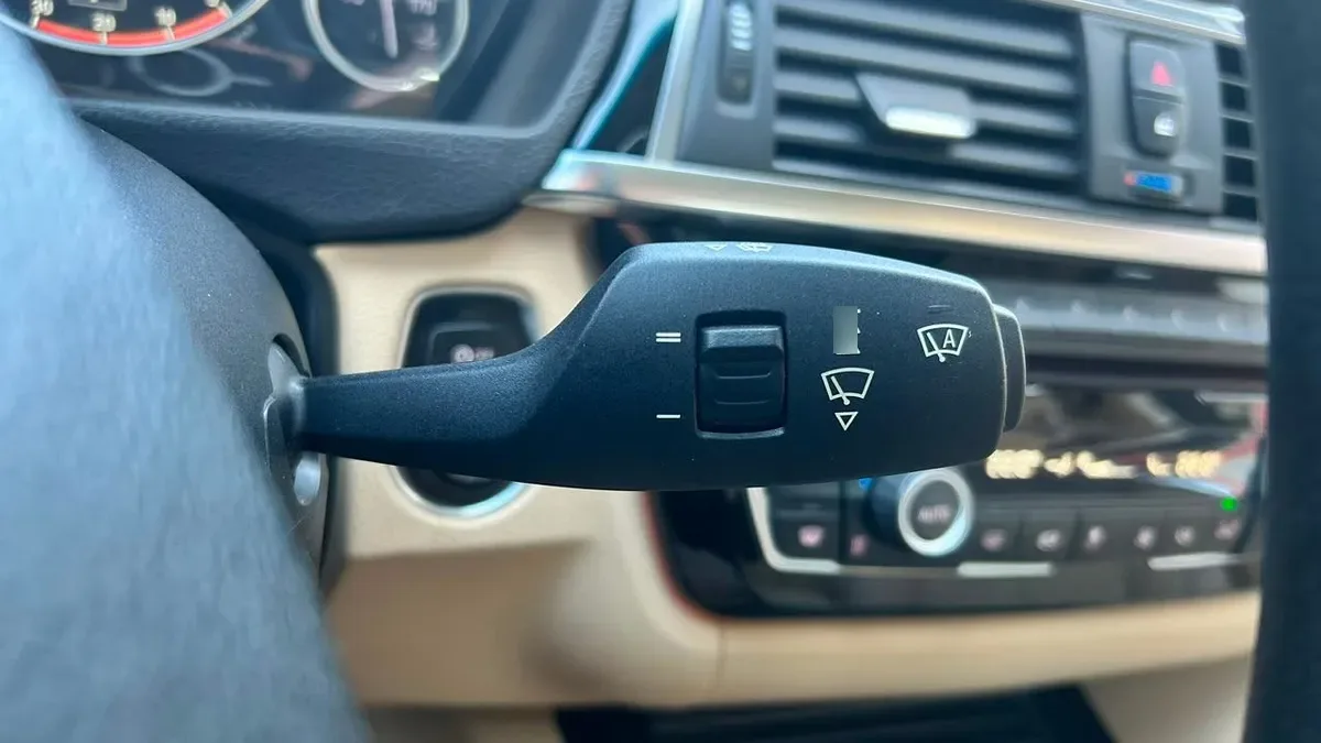 BMW 320i Lci 2.0 Automático año 2016