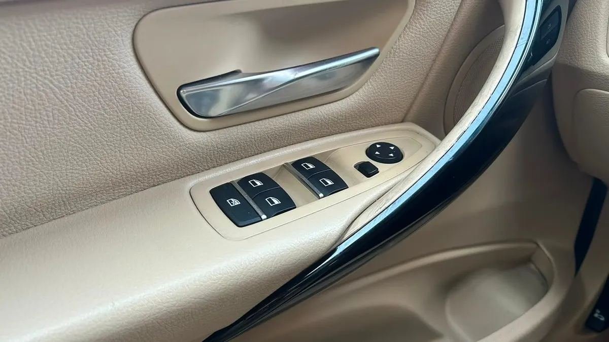 BMW 320i Lci 2.0 Automático año 2016