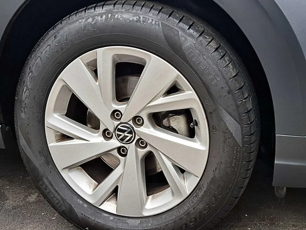 Volkswagen Nivus 1.0 Tsi Conforline año 2025