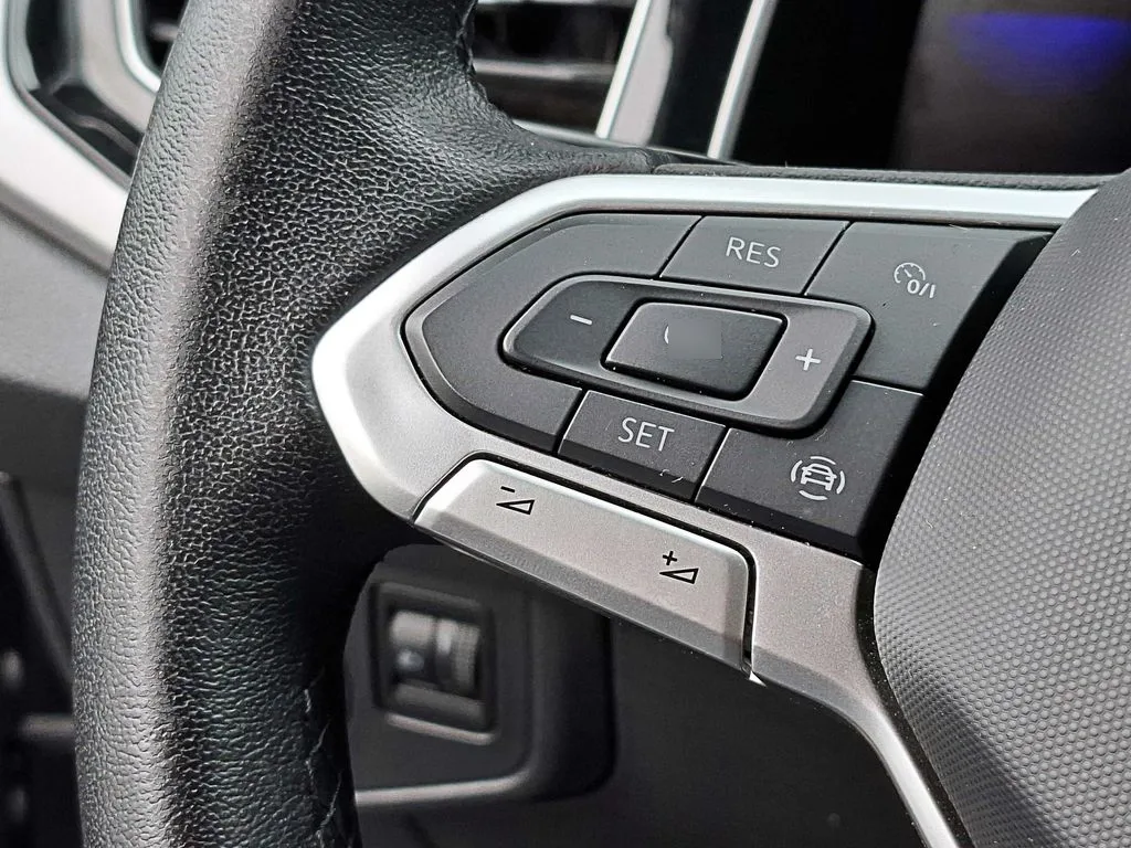 Volkswagen Nivus 1.0 Tsi Conforline año 2025