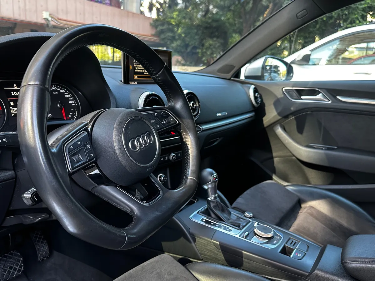 AUDI A3 2.0 Sportback Sport Tfsi At año 2017