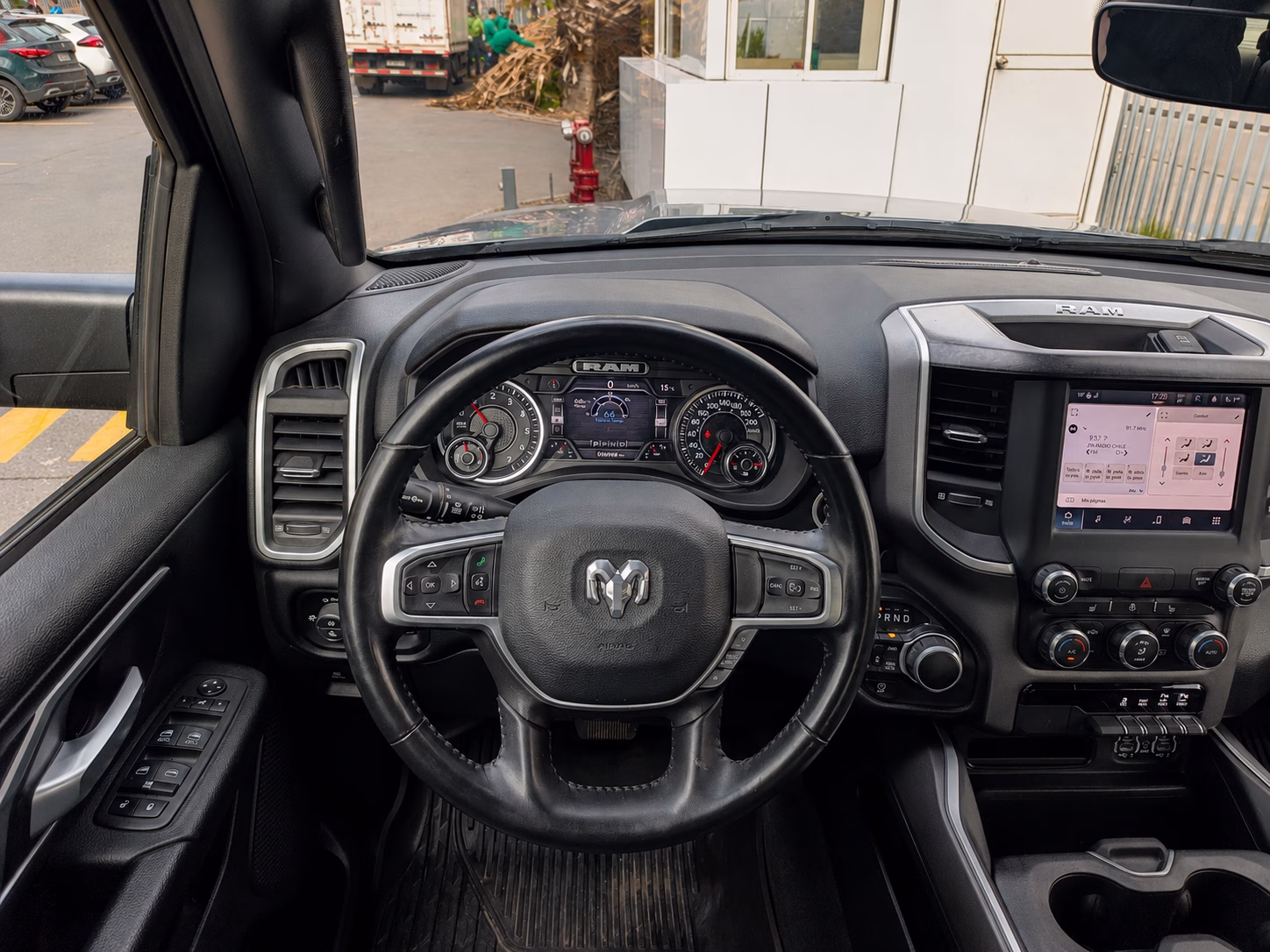 Ram 1500 Big Horn 4x4 año 2023