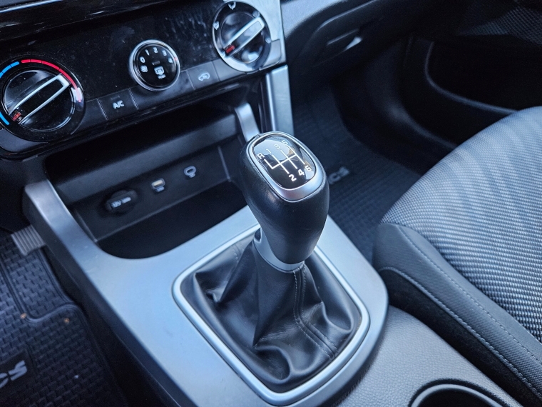Kia Seltos 1.5l Ex 6 Mt año 2025