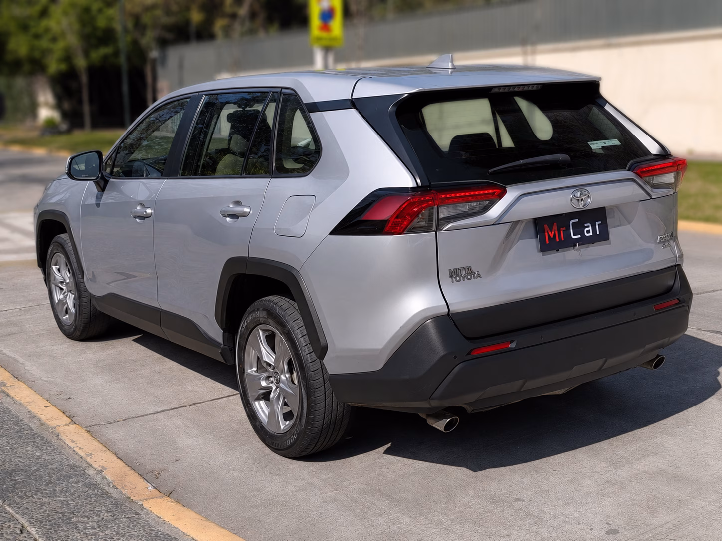 Toyota Rav4 Le 4x4 año 2023