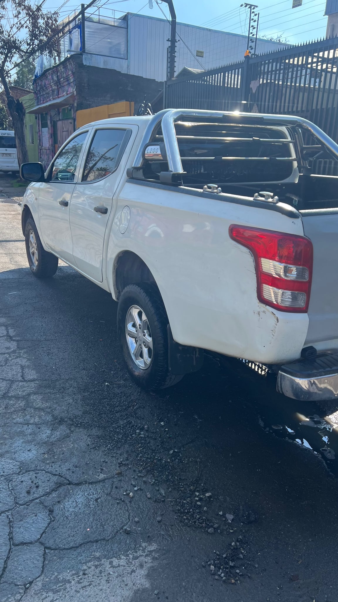 Mitsubishi L200 2.4 Katana Cr Mt 4x2 Diesel año 2017