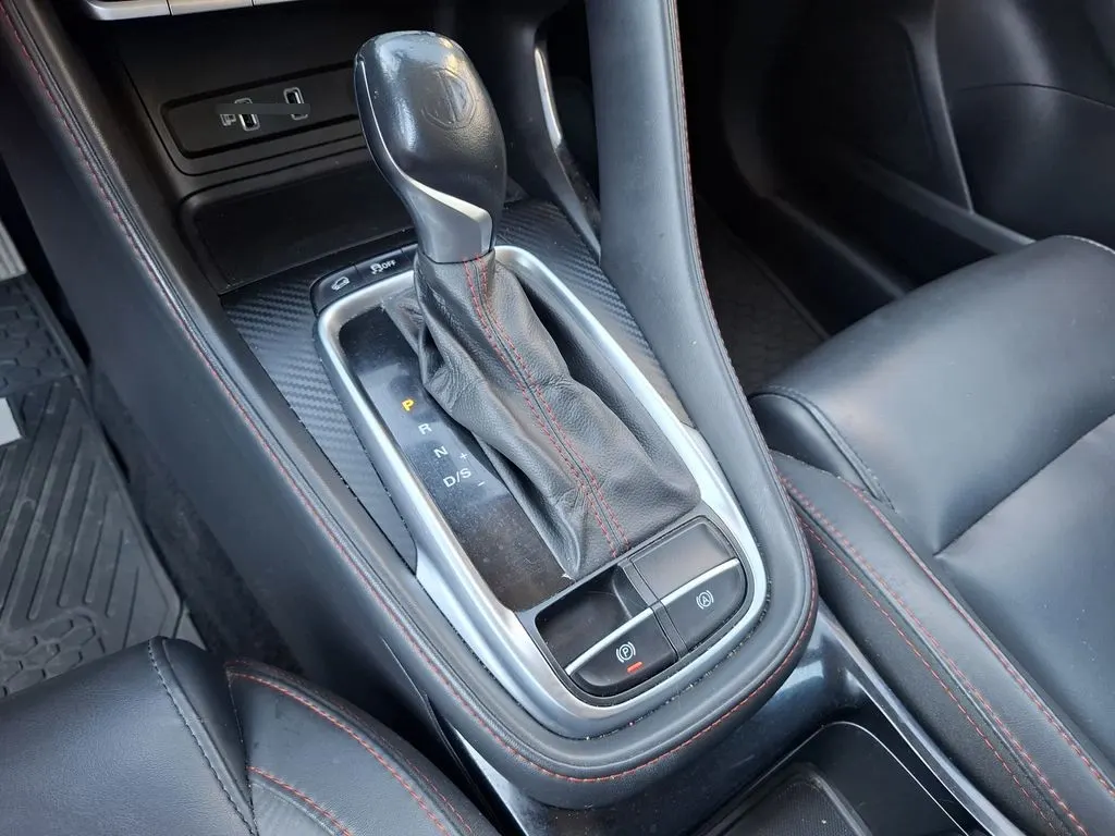 MG Zs 1.5 Dlx 4x2 Cvt At 5p año 2022