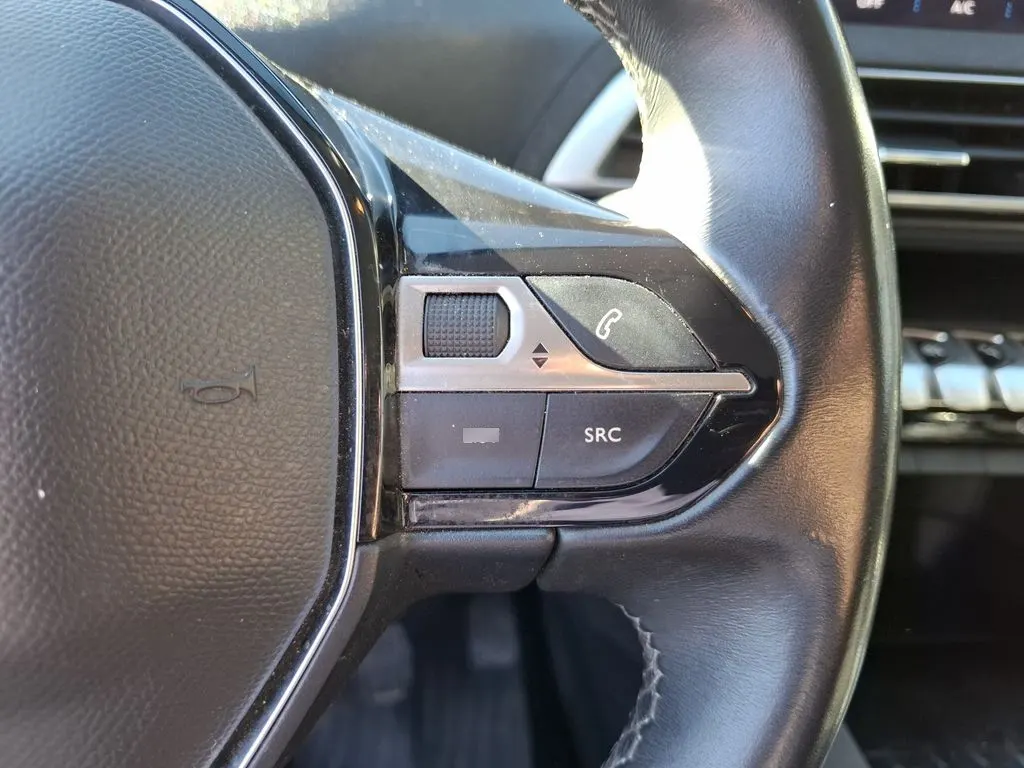 Peugeot 3008 Active Bluehdi 1.5 año 2019