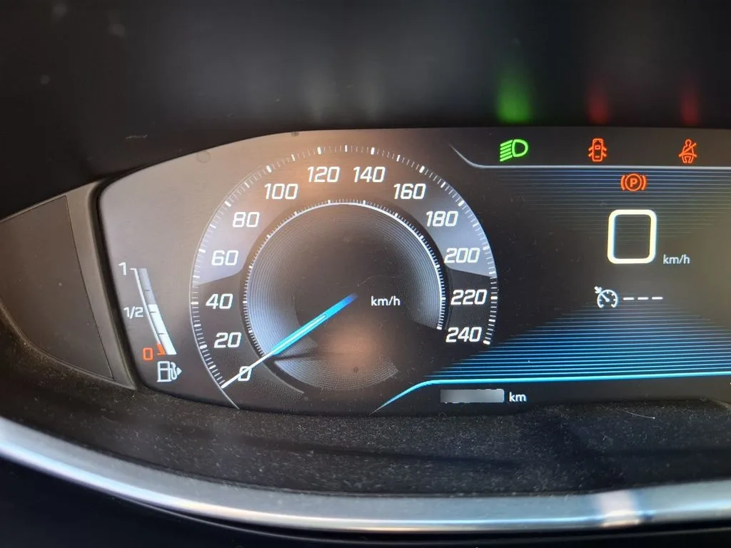 Peugeot 3008 Active Bluehdi 1.5 año 2019