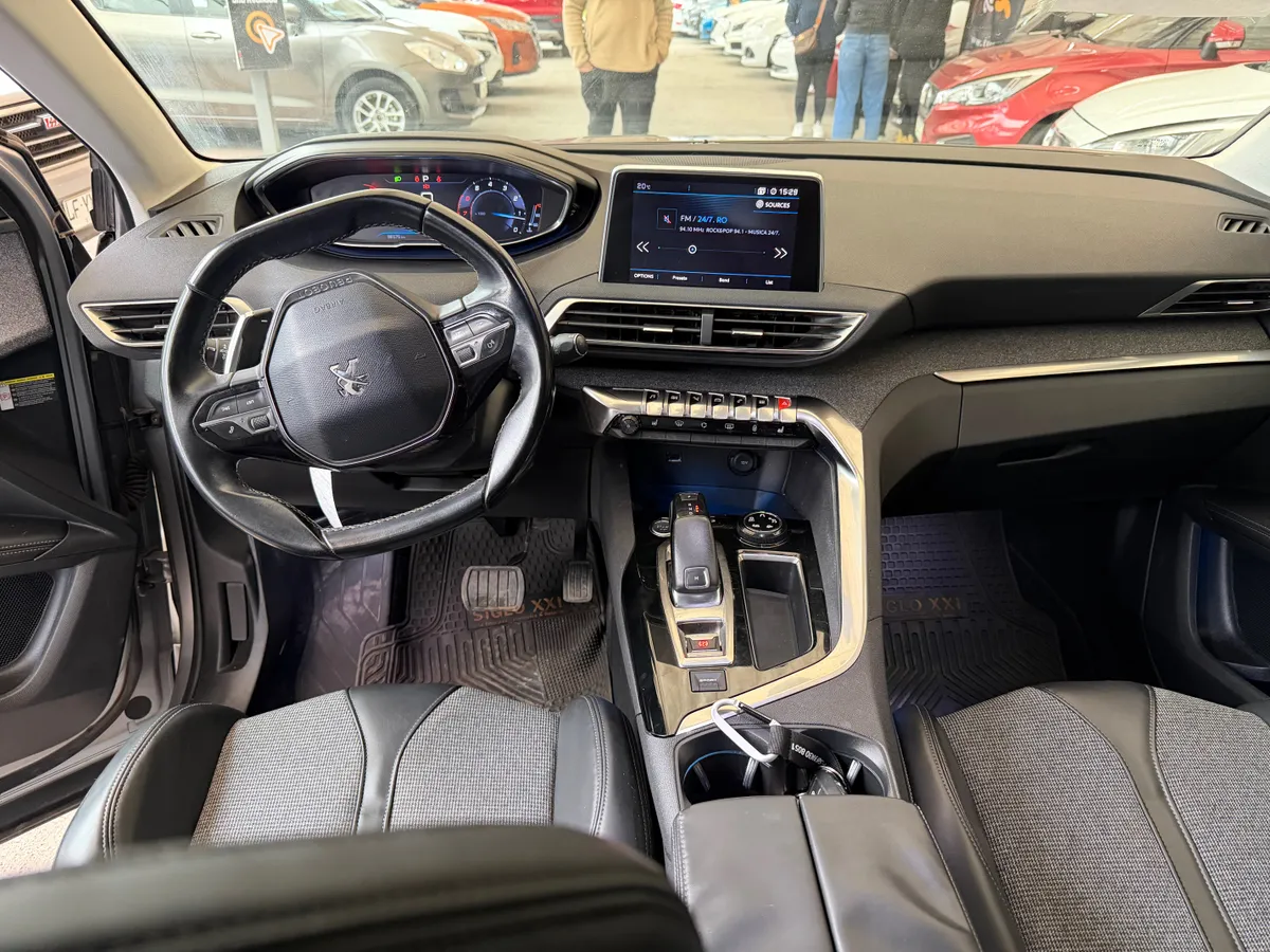 PEUGEOT 5008 1.6 Allure Turbo At año 2019