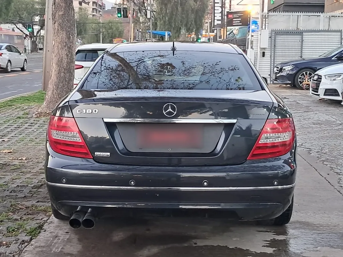 MERCEDES BENZ C180 1.8 Cgi Blue Efficiency Limited Edit At año 2012