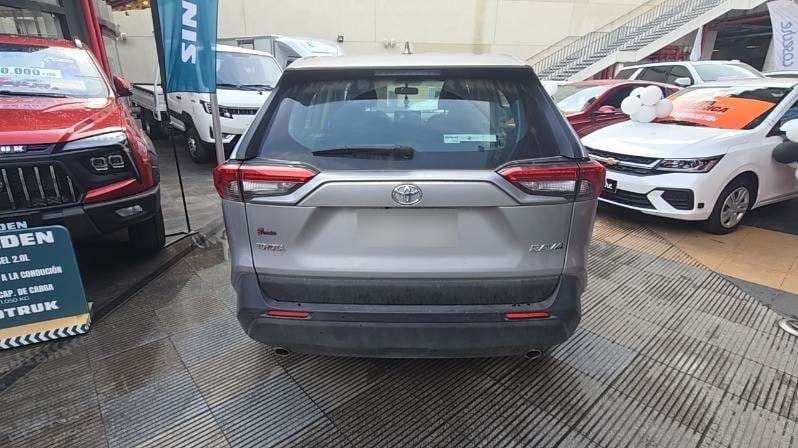 Toyota Rav 4 2.0 Le 4x2 Mt 5p año 2024