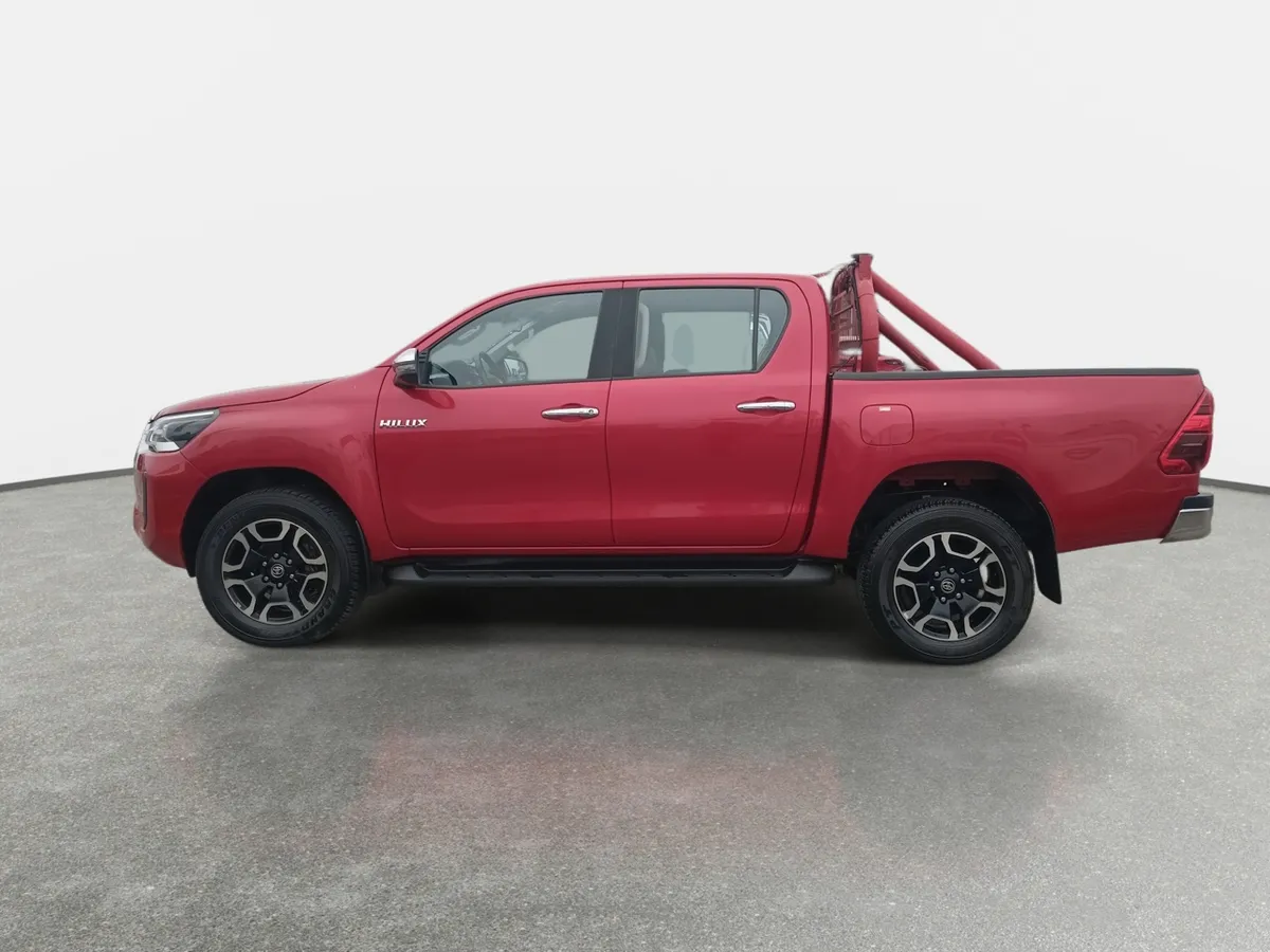 Toyota Hilux 2.8 Srv Diesel 4x4 Dob. Cab. At 4p año 2024