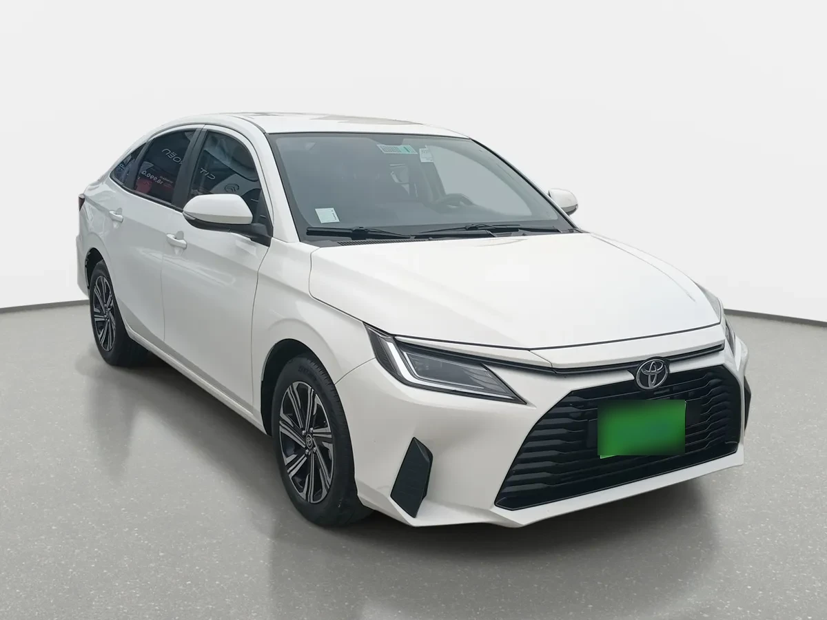Toyota Yaris 1.5 E 4x2 Sdn Mt 4p año 2023