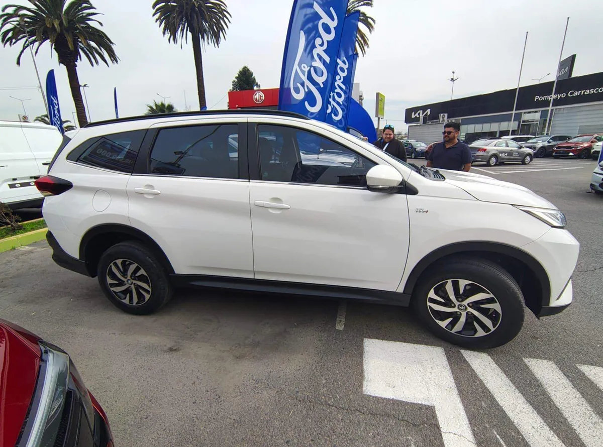 Toyota Rush 1.5 Xei 4x2 Mt 5p año 2023