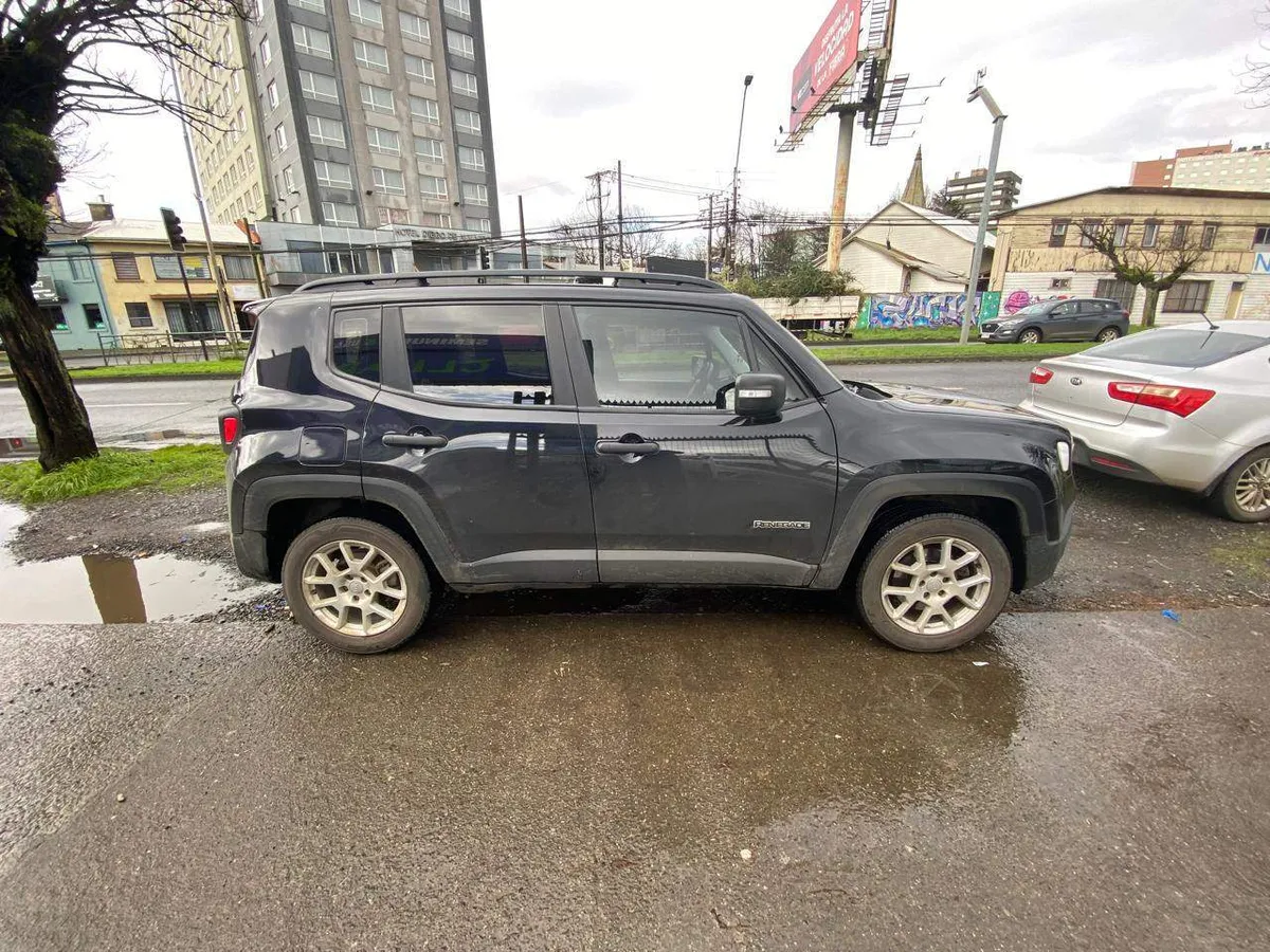 Jeep Renegade 1.8 Sport 4x2 Mt 5p año 2022