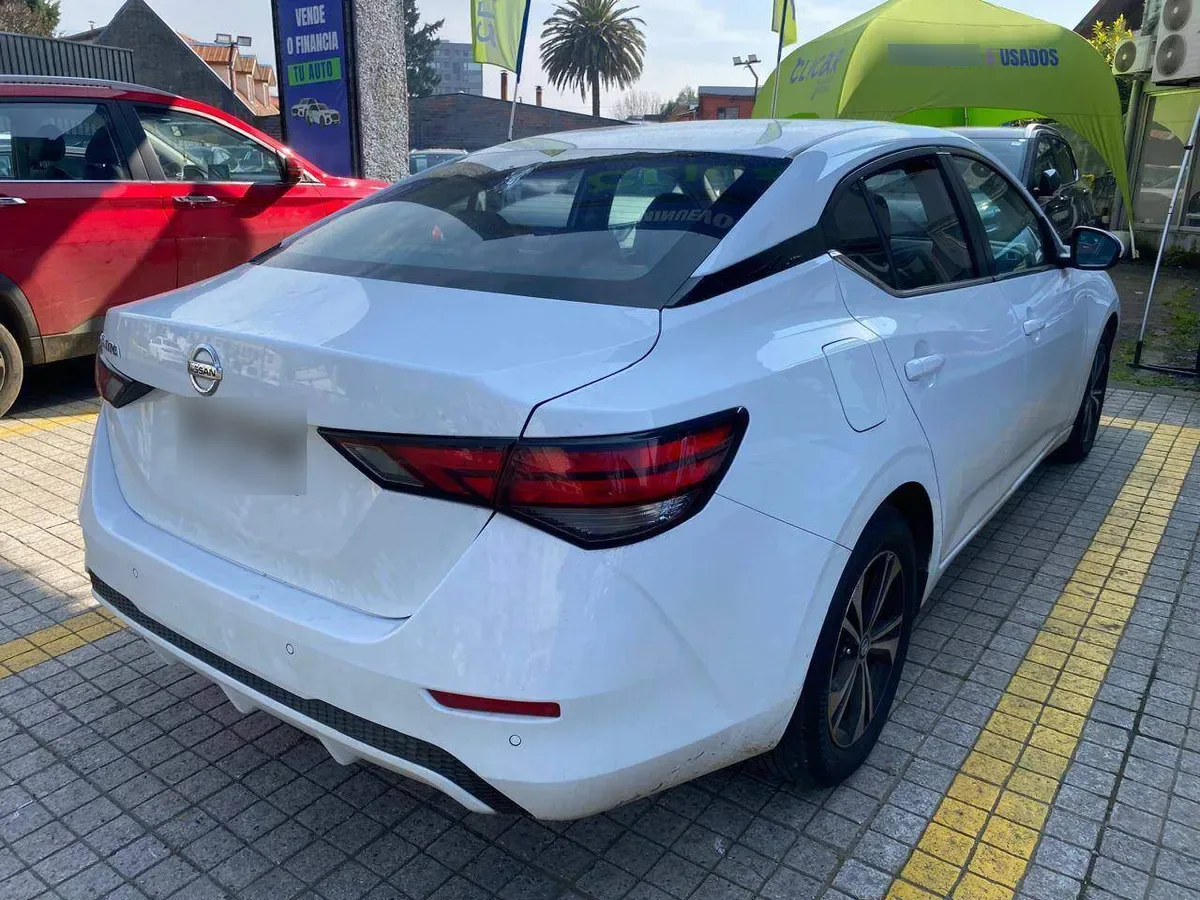 Nissan Sentra 2.0 Sense 4x2 Mt 4p año 2023