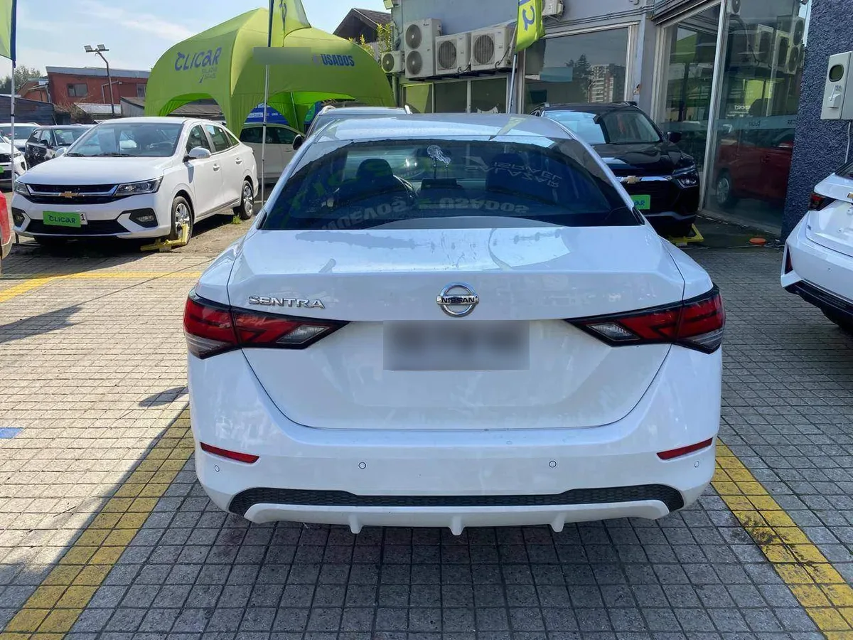 Nissan Sentra 2.0 Sense 4x2 Mt 4p año 2023