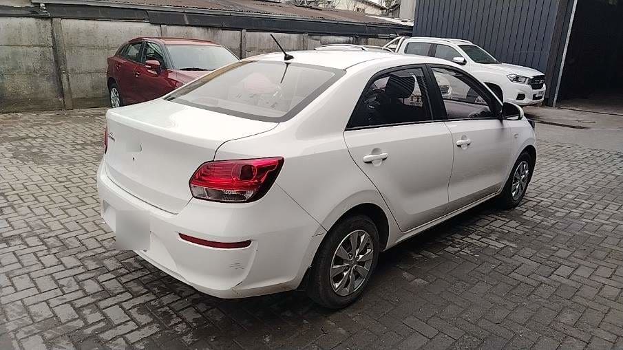 Kia Soluto 1.4 Lx 4x2 Mt 4p año 2022