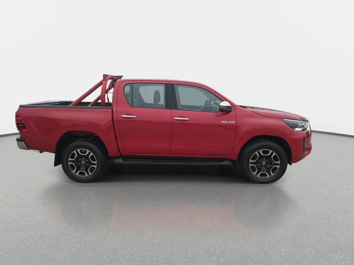 Toyota Hilux 2.8 Srv Diesel 4x4 Dob. Cab. At 4p año 2024