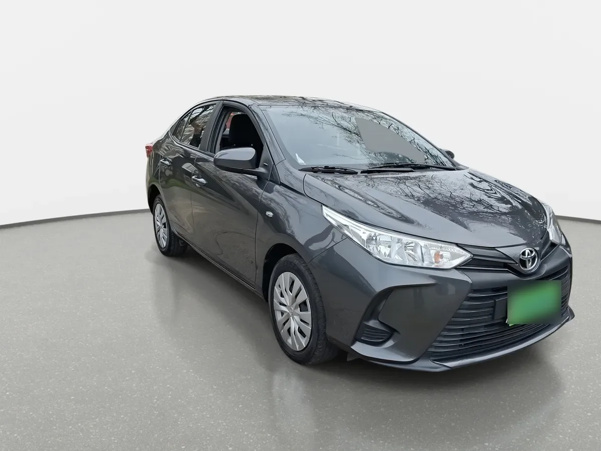 Toyota Yaris 1.5 Gli E 4x2 Mt 4p año 2022