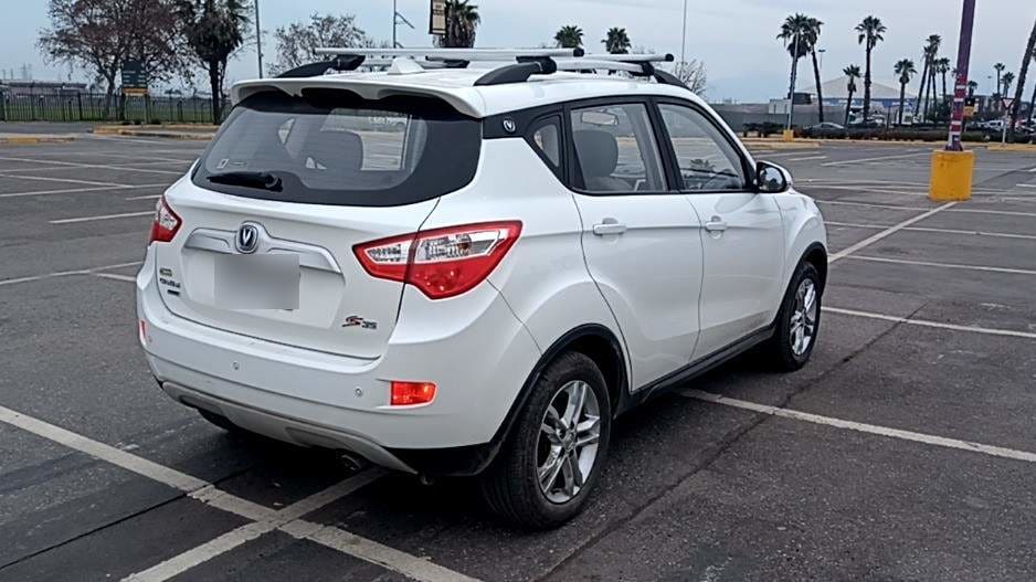 Changan Cs35 1.6 Confort Nav 4x2 Mt 5p año 2017