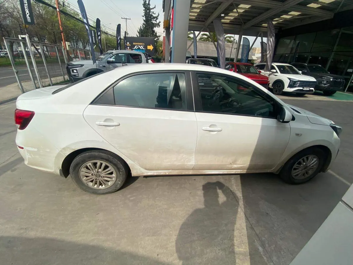 Kia Soluto 1.4 Ex Full 4x2 E6 Mt 4p año 2023
