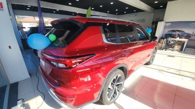 Mitsubishi Outlander 2.5 Gls P 4x4 At 5p año 2025