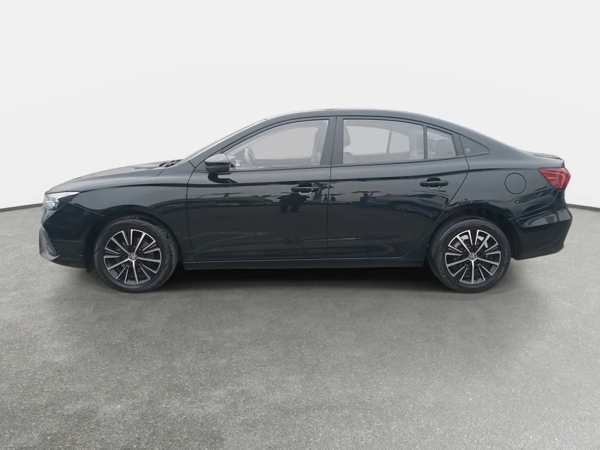 MG 5 1.5 Com 4x2 Mt 4p año 2026