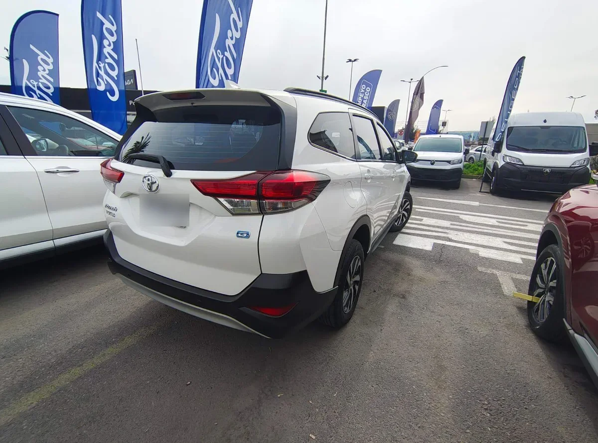 Toyota Rush 1.5 Xei 4x2 Mt 5p año 2023