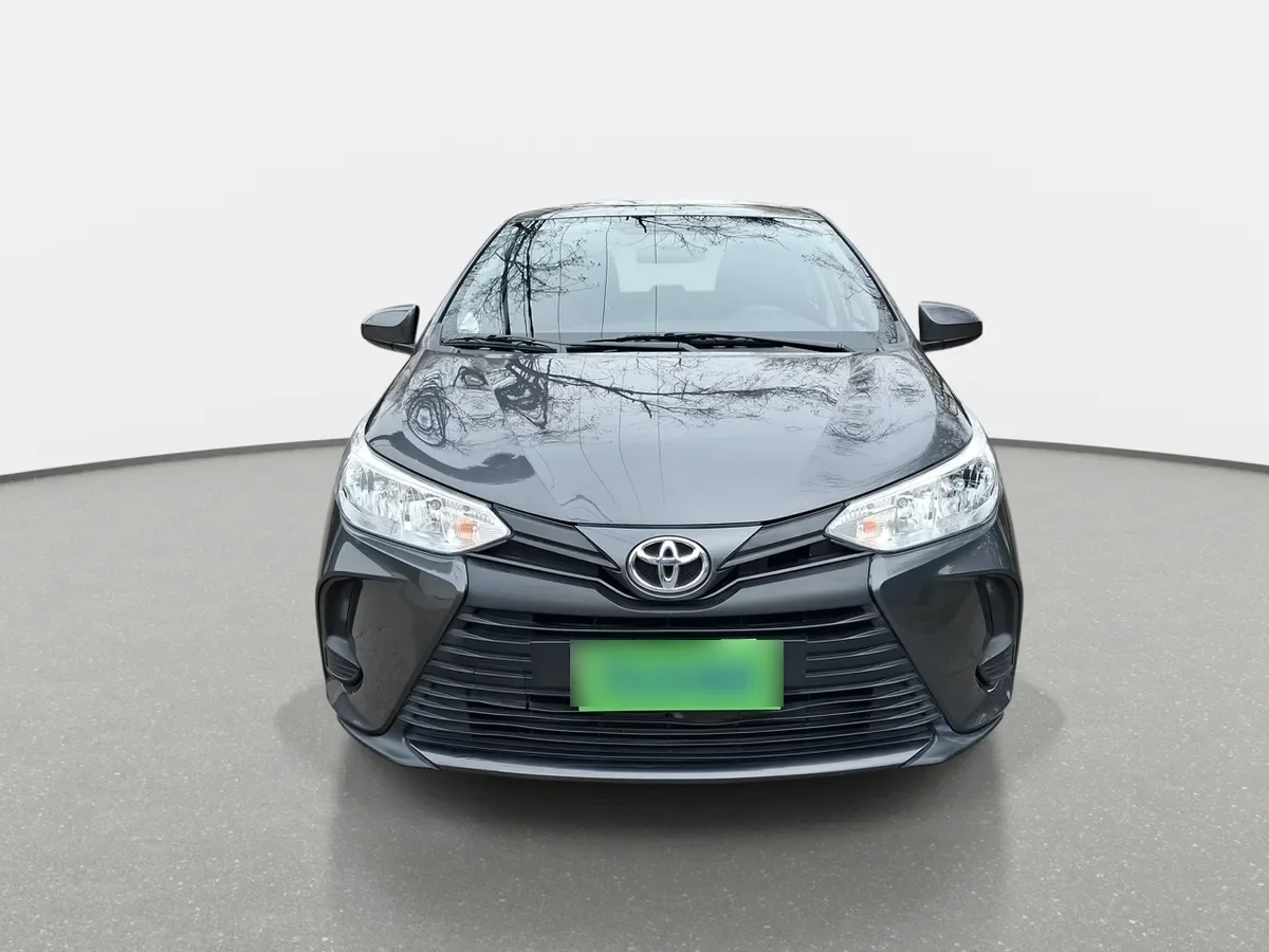Toyota Yaris 1.5 Gli E 4x2 Mt 4p año 2022