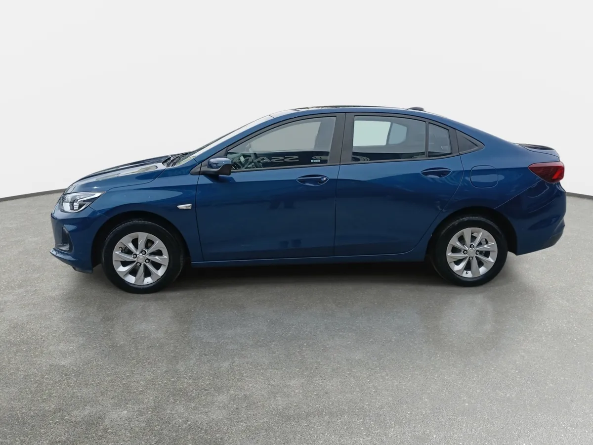 Chevrolet Onix 1.0t Lt 4x2 Sedan Mt 4p año 2021