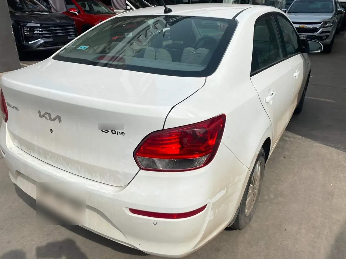 Kia Soluto 1.4 Ex Full 4x2 E6 Mt 4p año 2023