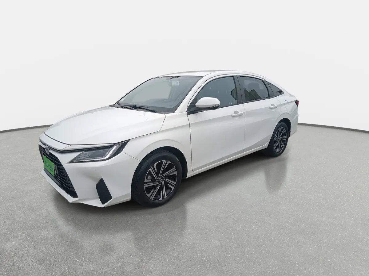 Toyota Yaris 1.5 E 4x2 Sdn Mt 4p año 2023