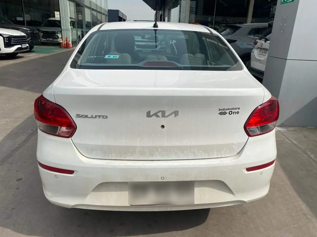 Kia Soluto 1.4 Ex Full 4x2 E6 Mt 4p año 2023