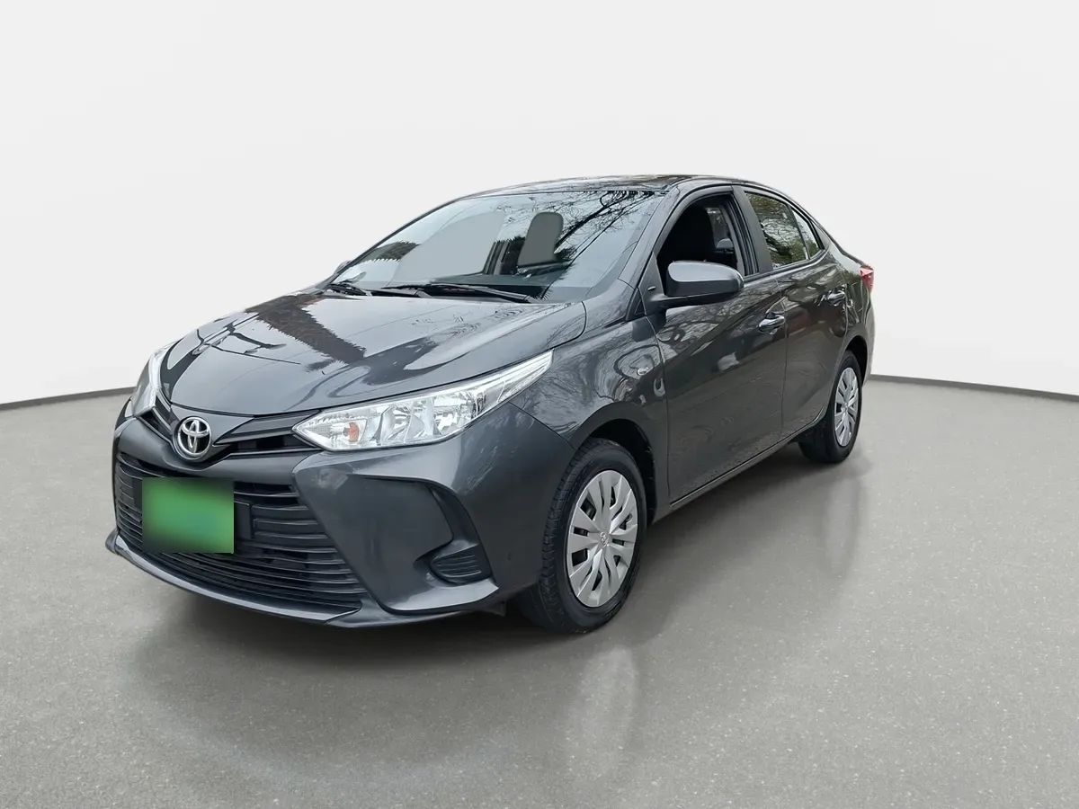 Toyota Yaris 1.5 Gli E 4x2 Mt 4p año 2022