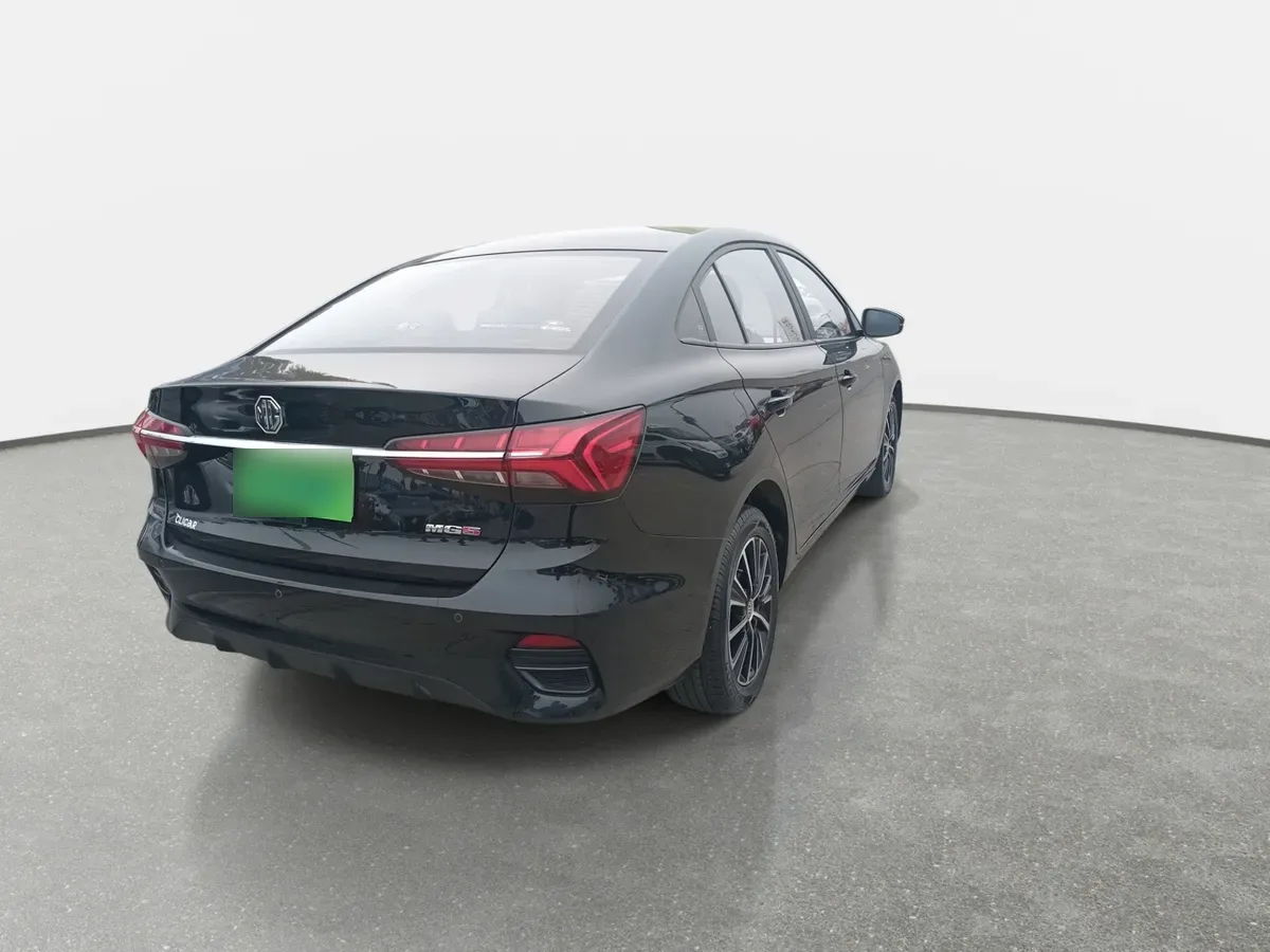 MG 5 1.5 Com 4x2 Mt 4p año 2026