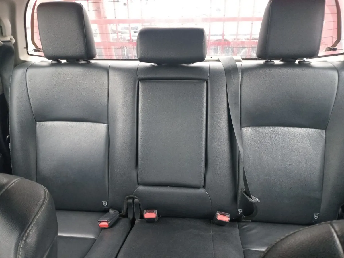 Toyota Hilux 2.8 Srv Diesel 4x4 Dob. Cab. At 4p año 2024