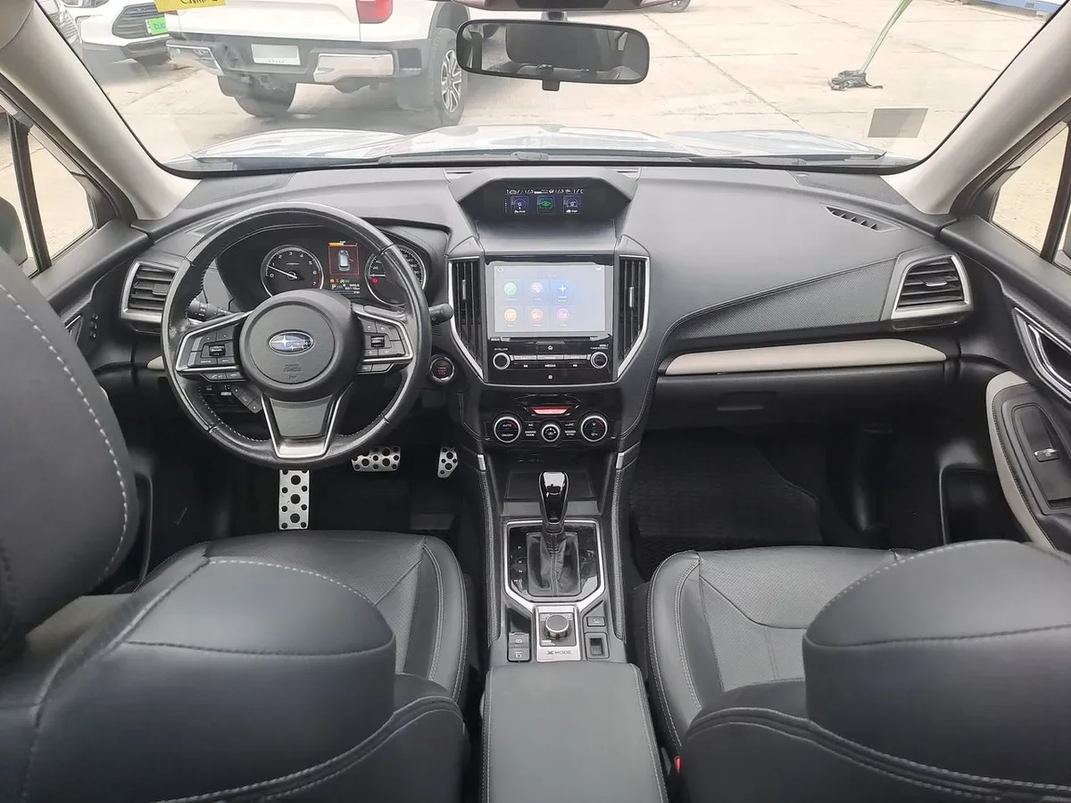 Subaru Forester 2.0i Limited Eyesight Awd At 5p año 2024