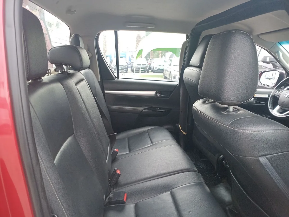 Toyota Hilux 2.8 Srv Diesel 4x4 Dob. Cab. At 4p año 2024