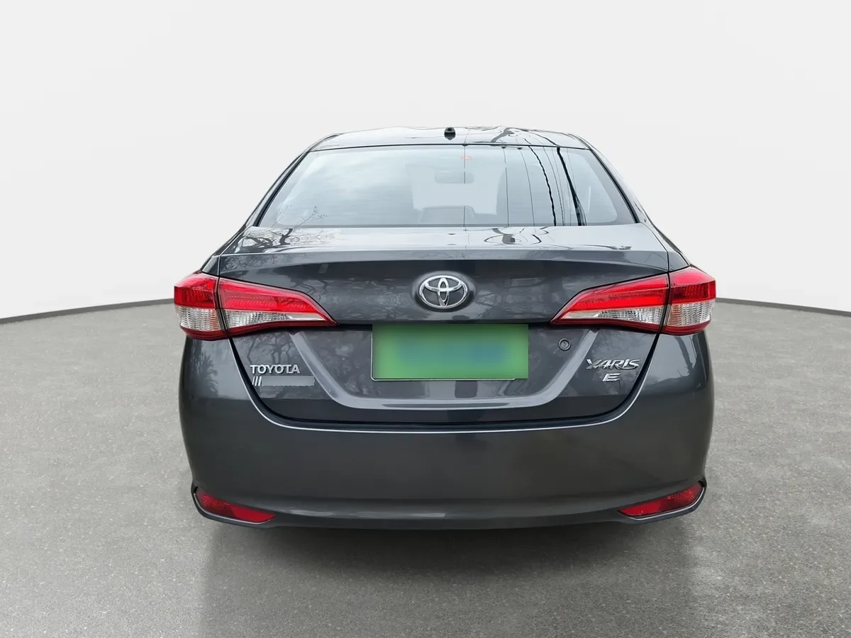Toyota Yaris 1.5 Gli E 4x2 Mt 4p año 2022